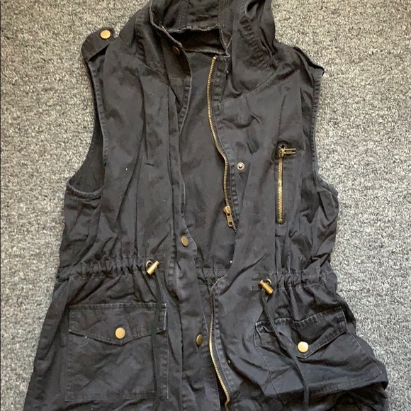 Utility vest - Picture 1 of 1